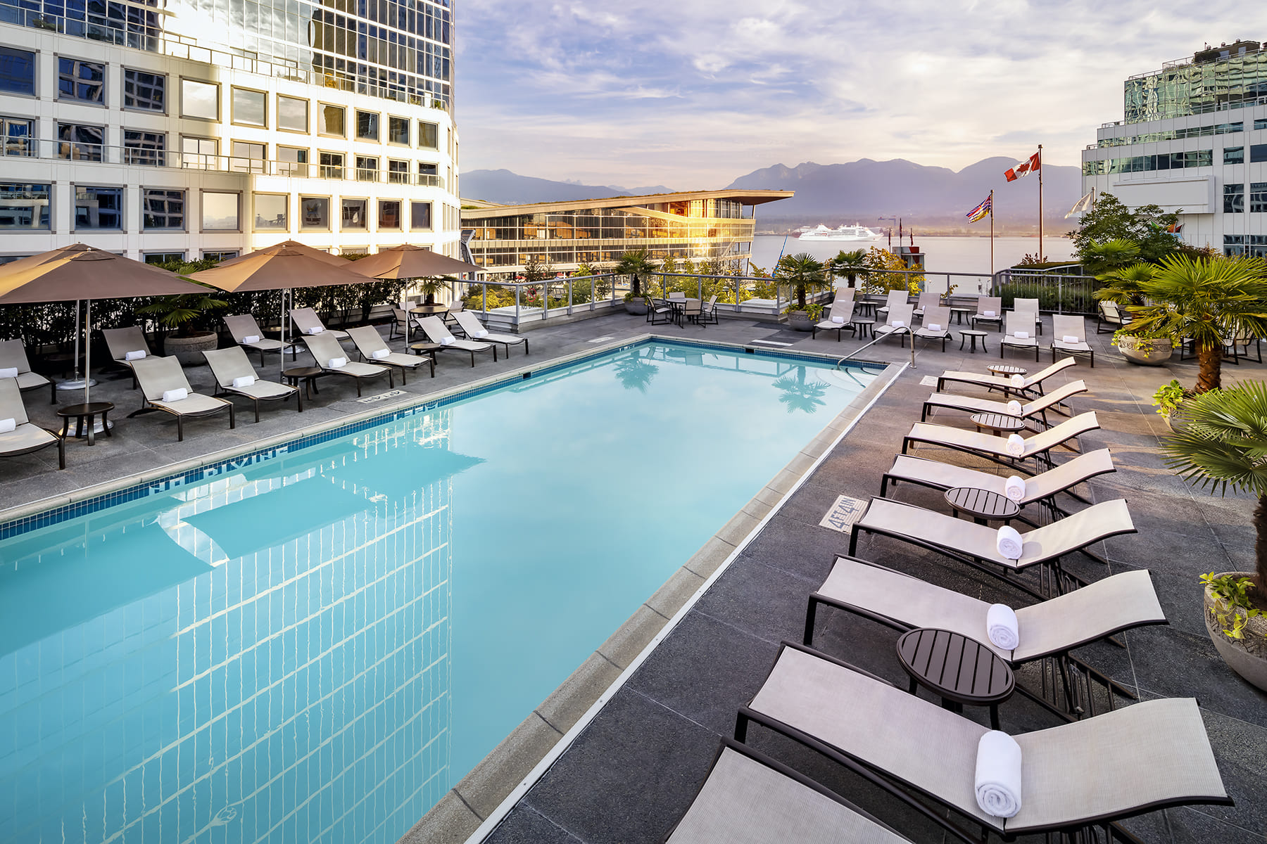 Fairmont-Waterfront-Pool
